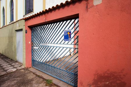 Casa para alugar com 350m², 2 quartos e 4 vagas Casa para alugar com 350m², 2 quartos e 4 vagasFachada