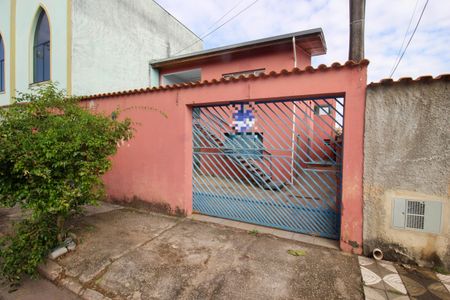 Casa para alugar com 350m², 2 quartos e 4 vagas Casa para alugar com 350m², 2 quartos e 4 vagasFachada