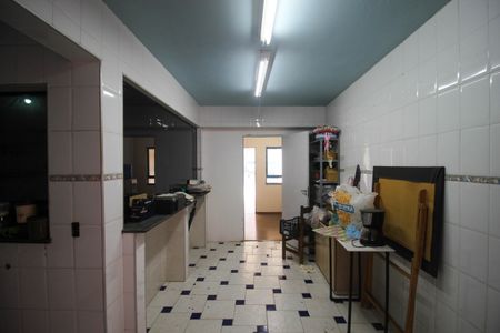 Casa para alugar com 350m², 2 quartos e 4 vagas Casa para alugar com 350m², 2 quartos e 4 vagasCozinha