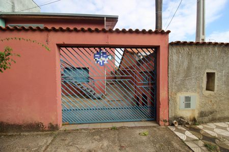 Casa para alugar com 350m², 2 quartos e 4 vagas Casa para alugar com 350m², 2 quartos e 4 vagasFachada