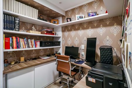 Apartamento à venda com 234m², 4 quartos e 3 vagasEscritório