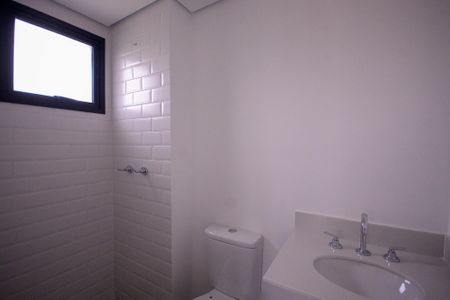 Apartamento à venda com 61m², 3 quartos e 1 vaga Apartamento à venda com 61m², 3 quartos e 1 vagaBanheiro da Suíte