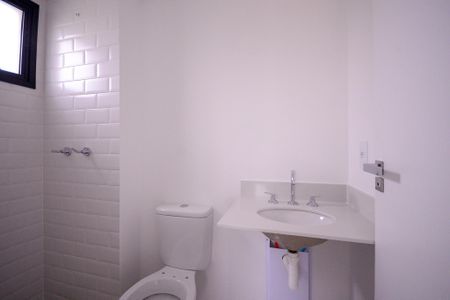 Apartamento à venda com 61m², 3 quartos e 1 vaga Apartamento à venda com 61m², 3 quartos e 1 vagaBanheiro da Suíte