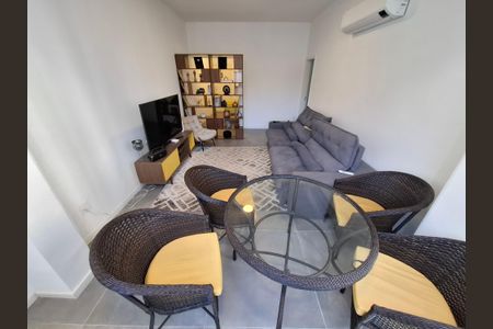 Apartamento à venda com 107m², 3 quartos e sem vaga Apartamento à venda com 107m², 3 quartos e sem vagaSala