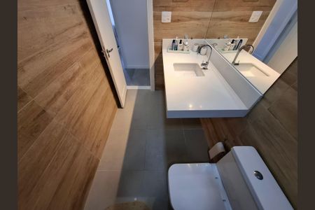 Apartamento à venda com 107m², 3 quartos e sem vaga Apartamento à venda com 107m², 3 quartos e sem vagaBanheiro