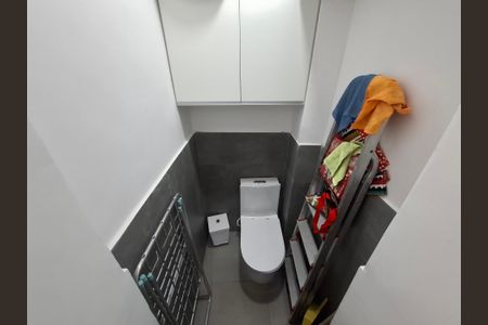 Apartamento à venda com 107m², 3 quartos e sem vaga Apartamento à venda com 107m², 3 quartos e sem vagaBanheiro de Serviço