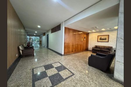 Apartamento à venda com 220m², 4 quartos e 2 vagas