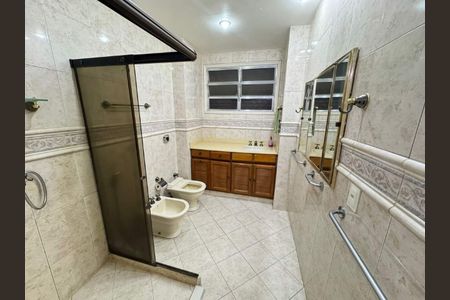 Apartamento à venda com 220m², 4 quartos e 2 vagas