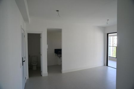 Sala de apartamento à venda com 2 quartos, 74m² em Barra da Tijuca, Rio de Janeiro
