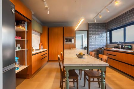 Apartamento à venda com 226m², 4 quartos e 3 vagas