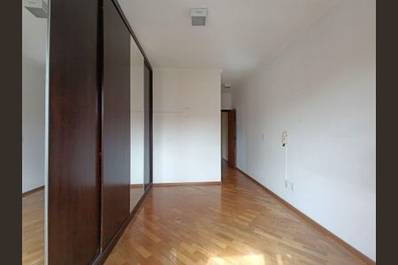 Casa à venda com 3 quartos, 168m² em Rio Pequeno, São Paulo