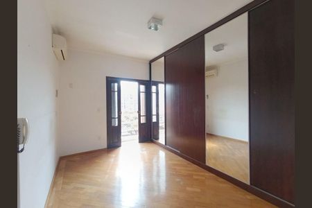 Casa à venda com 3 quartos, 168m² em Rio Pequeno, São Paulo