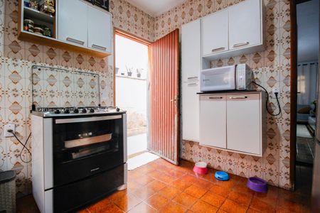 Casa à venda com 130m², 3 quartos e 2 vagas Casa à venda com 130m², 3 quartos e 2 vagasCozinha