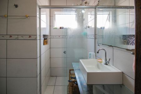 Casa à venda com 130m², 3 quartos e 2 vagas Casa à venda com 130m², 3 quartos e 2 vagasBanheiro Social