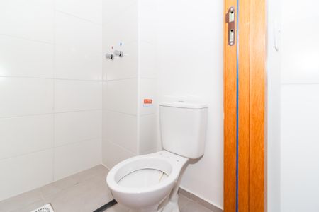Apartamento à venda com 37m², 2 quartos e sem vaga Apartamento à venda com 37m², 2 quartos e sem vagaBanheiro