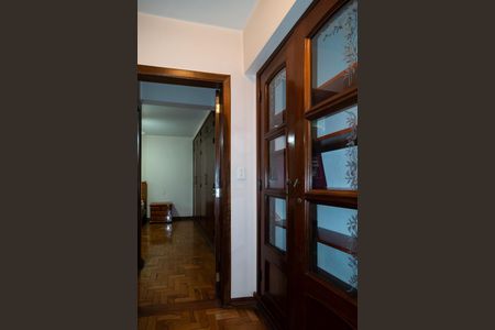 Corredor de apartamento para alugar com 2 quartos, 110m² em Liberdade, São Paulo