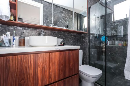 Apartamento à venda com 94m², 2 quartos e 2 vagas Apartamento à venda com 94m², 2 quartos e 2 vagasBanheiro da Suíte 2