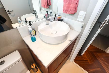 Apartamento à venda com 94m², 2 quartos e 2 vagas Apartamento à venda com 94m², 2 quartos e 2 vagasBanheiro da Suíte 1
