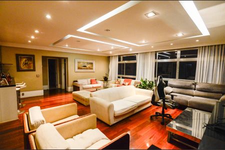 Apartamento à venda com 226m², 5 quartos e 2 vagas Apartamento à venda com 226m², 5 quartos e 2 vagasSala