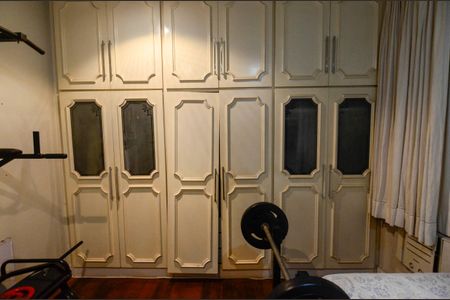 Apartamento à venda com 226m², 5 quartos e 2 vagas Apartamento à venda com 226m², 5 quartos e 2 vagasQuarto 3