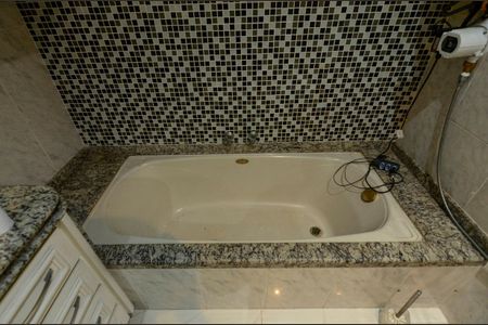 Apartamento à venda com 226m², 5 quartos e 2 vagas Apartamento à venda com 226m², 5 quartos e 2 vagasBanheiro Social