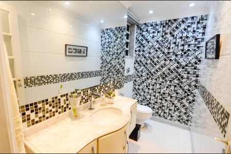 Apartamento à venda com 226m², 5 quartos e 2 vagas Apartamento à venda com 226m², 5 quartos e 2 vagasLavabo