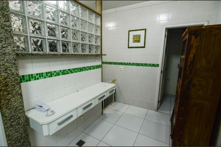 Apartamento à venda com 226m², 5 quartos e 2 vagas Apartamento à venda com 226m², 5 quartos e 2 vagasÁrea de Serviço