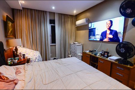 Apartamento à venda com 226m², 5 quartos e 2 vagas Apartamento à venda com 226m², 5 quartos e 2 vagasSuíte