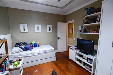 Apartamento à venda com 226m², 5 quartos e 2 vagas Apartamento à venda com 226m², 5 quartos e 2 vagasQuarto 2