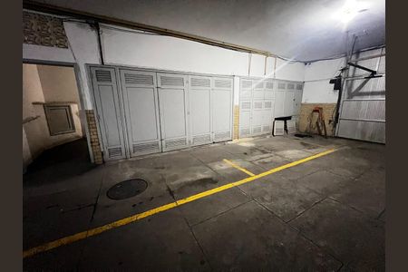 Apartamento à venda com 226m², 5 quartos e 2 vagas Apartamento à venda com 226m², 5 quartos e 2 vagasGaragem