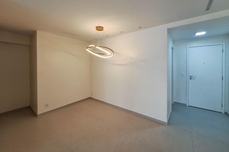 Apartamento para alugar com 100m², 3 quartos e 1 vaga Apartamento para alugar com 100m², 3 quartos e 1 vagaSala