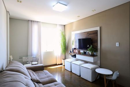 Sala de apartamento à venda com 3 quartos, 75m² em Floresta, Belo Horizonte