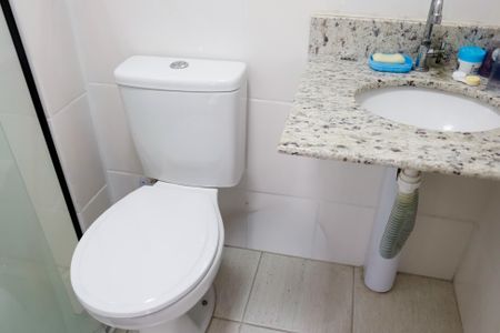 Apartamento à venda com 46m², 2 quartos e 1 vaga Apartamento à venda com 46m², 2 quartos e 1 vagaBanheiro