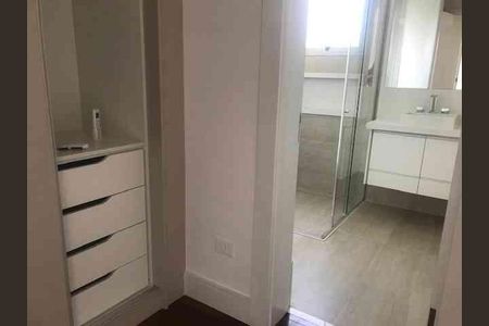 Casa de condomínio à venda com 750m², 4 quartos e 7 vagas