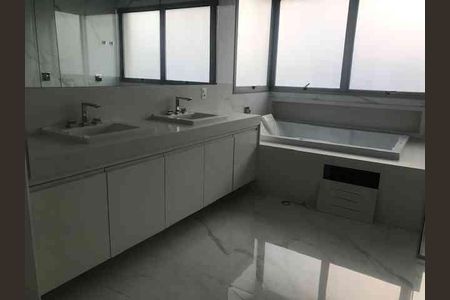 Casa de condomínio à venda com 750m², 4 quartos e 7 vagas