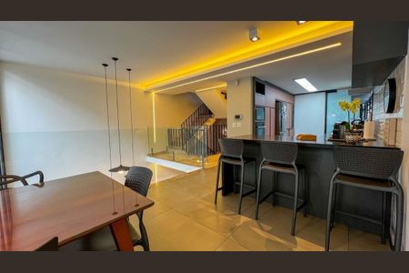 Casa à venda com 4 quartos, 262m² em Chácara Monte Alegre, São Paulo