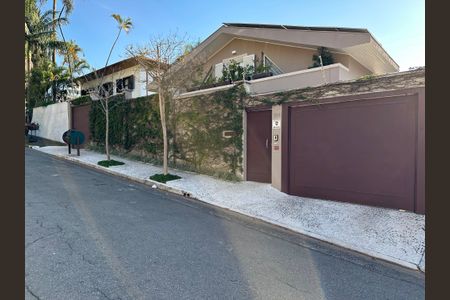 Casa à venda com 420m², 4 quartos e 5 vagas