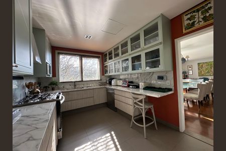 Casa à venda com 420m², 4 quartos e 5 vagas