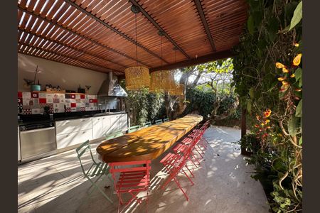 Casa à venda com 420m², 4 quartos e 5 vagas