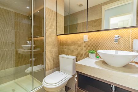 Apartamento à venda com 64m², 2 quartos e 2 vagas Apartamento à venda com 64m², 2 quartos e 2 vagasBanheiro Social