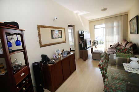 Sala de apartamento à venda com 2 quartos, 67m² em Olaria, Rio de Janeiro