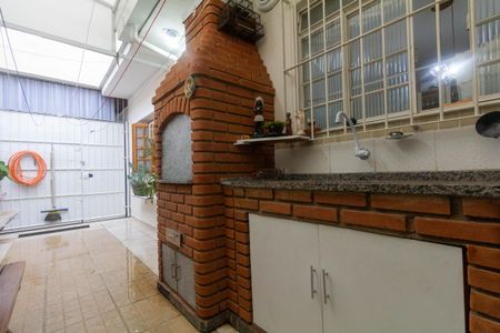 Casa à venda com 183m², 3 quartos e 4 vagas Casa à venda com 183m², 3 quartos e 4 vagasQuintal