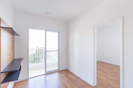Sala de apartamento para alugar com 2 quartos, 45m² em Quitaúna, Osasco