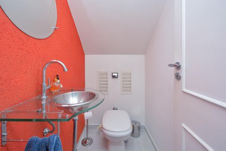 Casa à venda com 172m², 3 quartos e 2 vagas Casa à venda com 172m², 3 quartos e 2 vagasLavabo