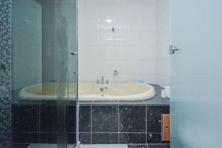 Casa à venda com 172m², 3 quartos e 2 vagas Casa à venda com 172m², 3 quartos e 2 vagasBanheiro da Suíte