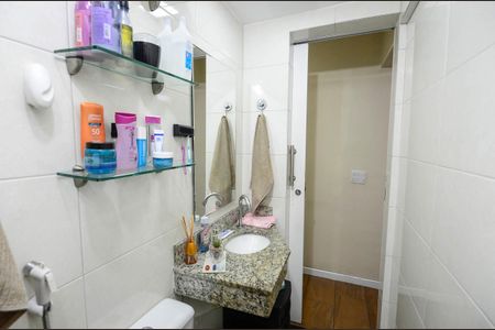 Apartamento à venda com 62m², 3 quartos e 1 vaga Apartamento à venda com 62m², 3 quartos e 1 vagaBanheiro Social