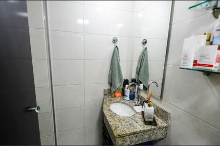 Apartamento à venda com 62m², 3 quartos e 1 vaga Apartamento à venda com 62m², 3 quartos e 1 vagaBanheiro da Suíte