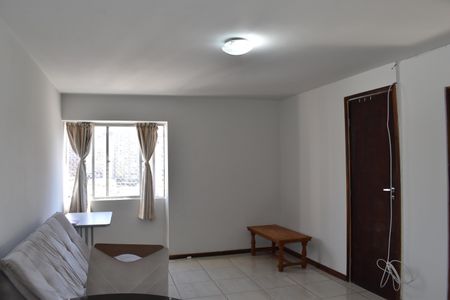 Sala de kitnet/studio para alugar com 1 quarto, 36m² em Centro, Curitiba