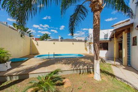 Casa para alugar com 325m², 4 quartos e 4 vagas Casa para alugar com 325m², 4 quartos e 4 vagasÁrea Externa