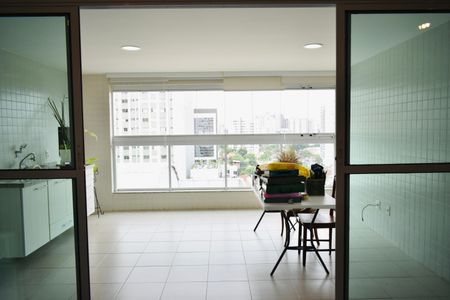 Apartamento à venda com 135m², 3 quartos e 4 vagas Apartamento à venda com 135m², 3 quartos e 4 vagasSacada da Sala